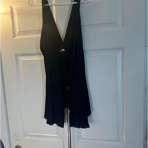 Black Sleeveless V-Neck Top